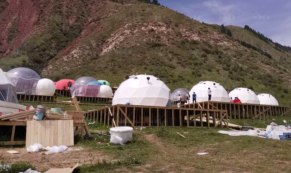 新疆阿克苏烟雨塔村 网红星空酒店帐篷